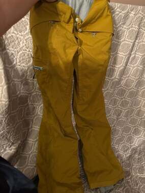 Under Armour Women's Storm3 Mustard Yellow Insulated Ski Snowboard Pants